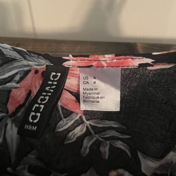 H&M Flower Romper - Picture 2 of 2